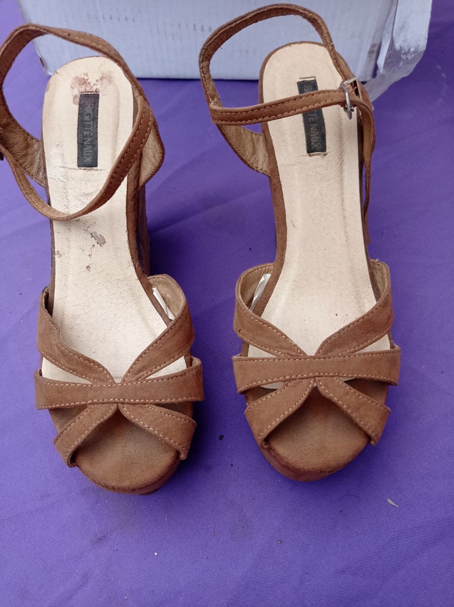 Sandalias de nobuk color marron